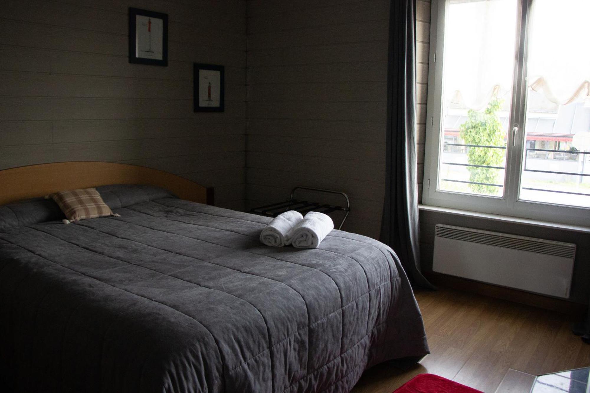 Le Petit Pecheur Hotel Saint-Florent-le-Vieil Eksteriør billede